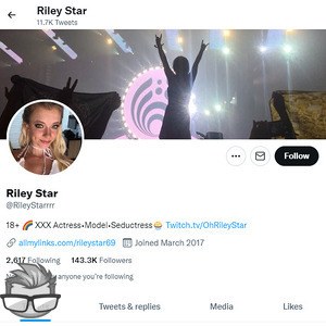 Riley Star - twitter.comrileystarrrr