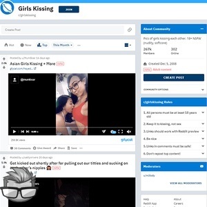 Girls Kissing - reddit.comrgirlskissing