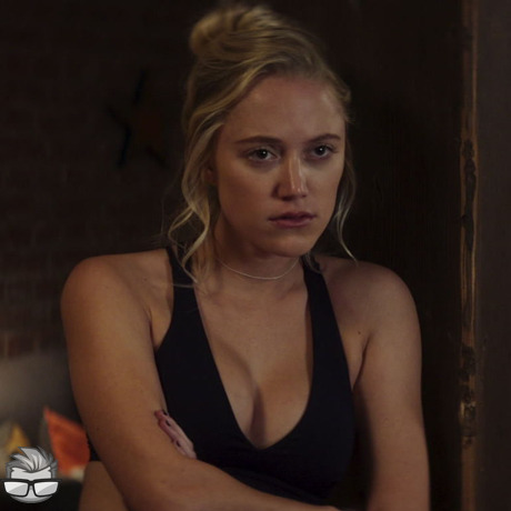 Maika Monroe Nude